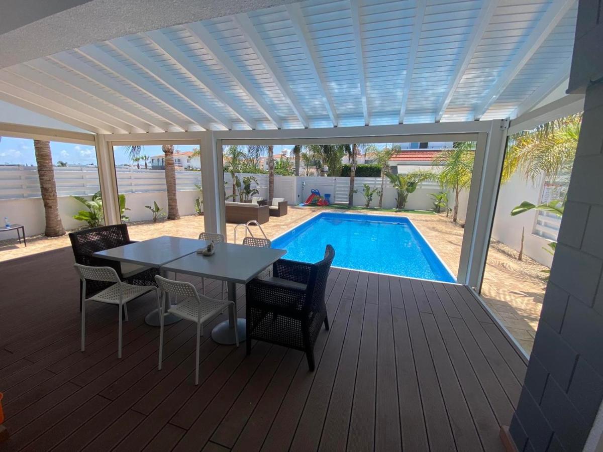 Villa Angel - Exotic Villa 200M From Beach Paralimni Eksteriør billede